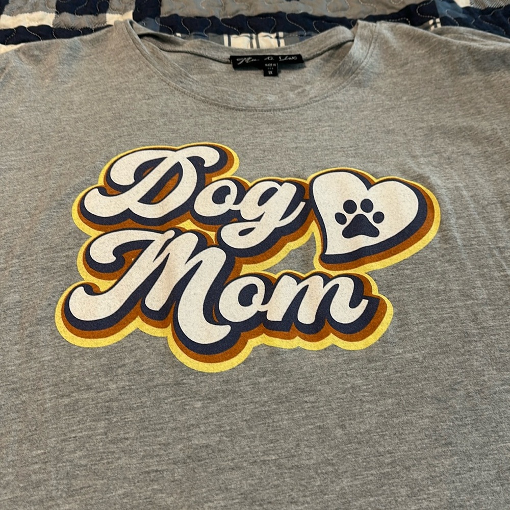 Cute tee!